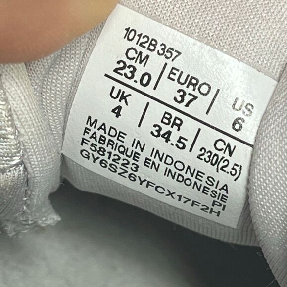 Asics Gel-Kayano 30 running shoe in the Lilac Hint / Ash Rock size 6 - Picture 8 of 8